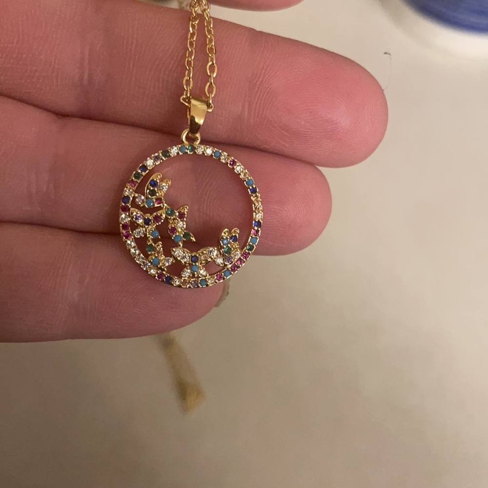 18k plated circle w/butterfly pendant necklace - Picture 8 of 11